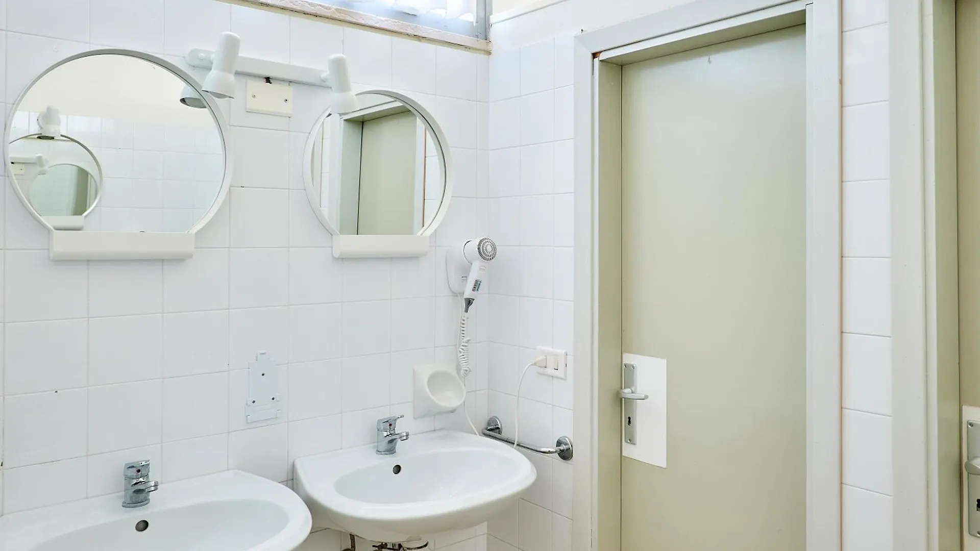 Hotel Solee, Family Holidays & Hostelling Cesenatico